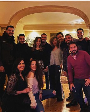 رقص محمد الشرنوبي مع خطيبته وتصرفاته الطريفة تشعل حفل عيد ميلاده