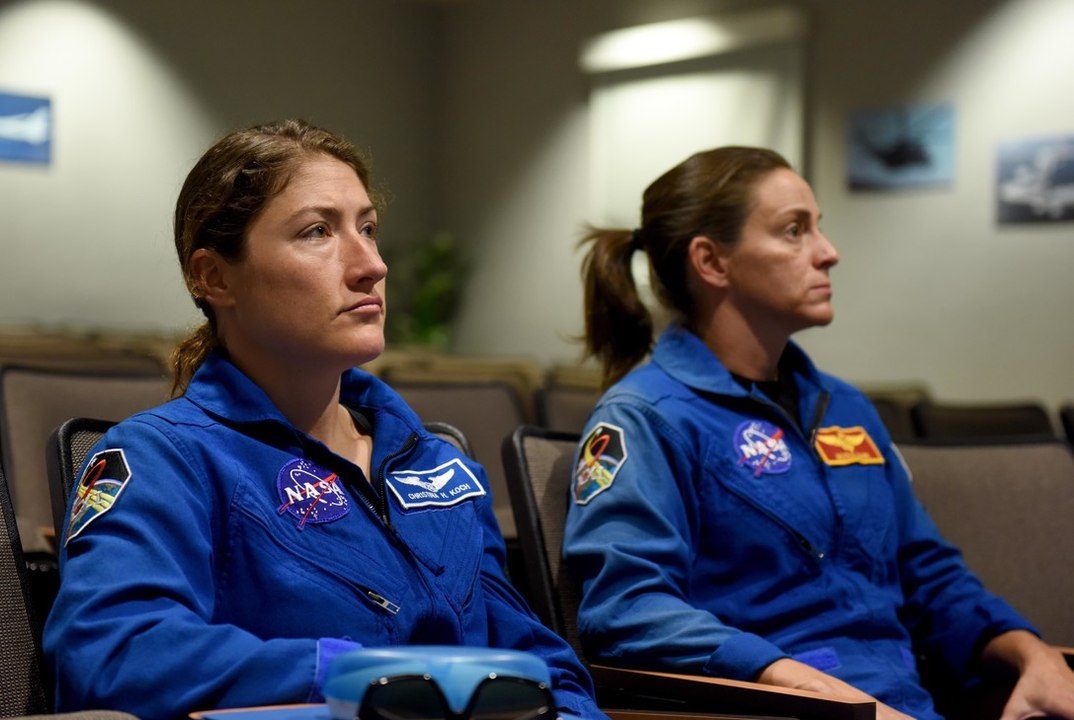 Christina Koch bate el récord de vuelo espacial femenino