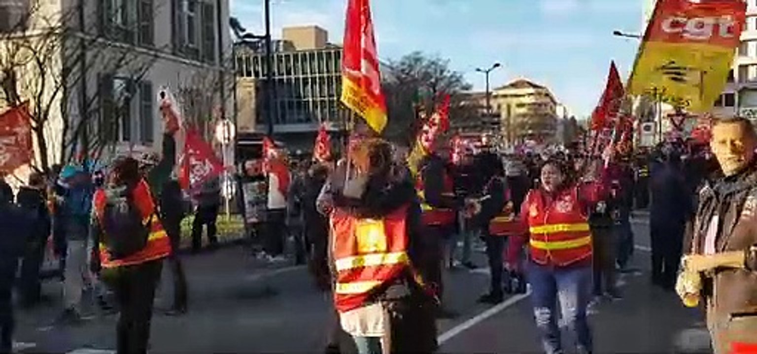 Chanson et en danse  à Annecy contre la réforme des retraites