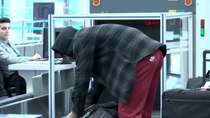 Spor ryan babel, istanbul'dan ayrılmak üzere havalimanına geldi