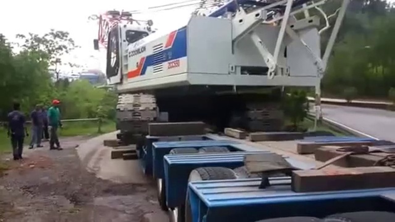 Heavy-Equipment-Video-ZCC-550-Zoomlion-360p