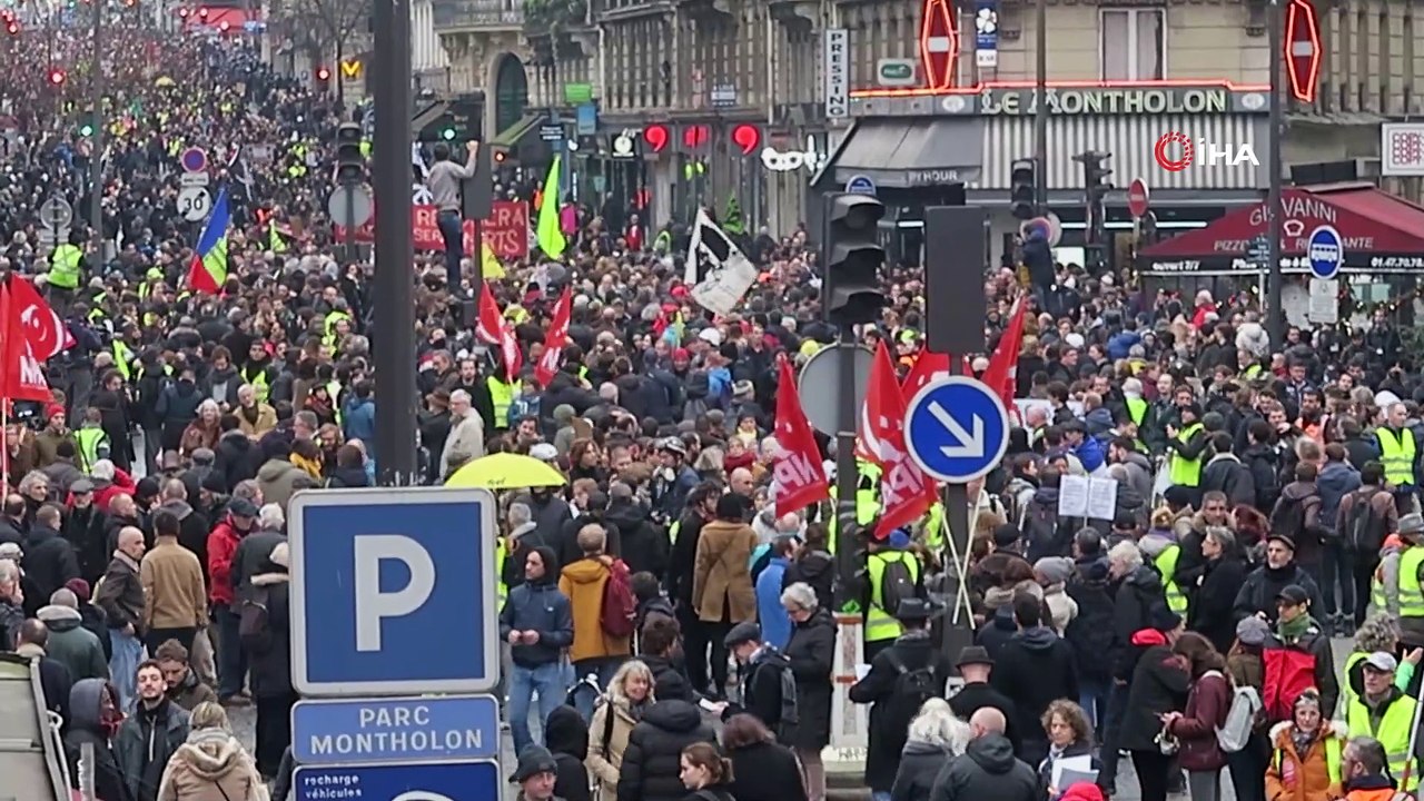 - Paris’te Emeklilik Reformu Karşıtı Gösteri