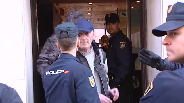 Desalojan al grupo Hogar Social Madrid de la sede del PSOE