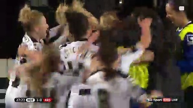 Kadın futbol takımından süper frikik organizasyonu