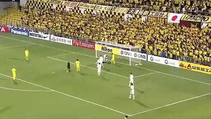 İnanılmaz! Yüzde yüzlük golü yüzüyle çıkartan kaleci...