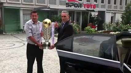 Şampiyonluk kupası İstanbul'a uğurlandı