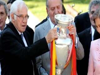İspanya, Luis Aragones’e ağladı!