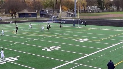 Önünde kalan topa çok sert vurdu!