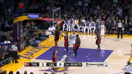 Kobe Bryant sahne aldı.  9 sayı, 8 ribaunt ve 4 asist!
