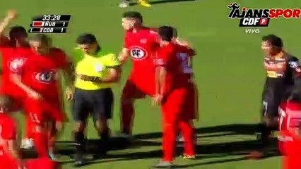 Teknik adam mikrofunu alıp hakeme hakaret etti!
