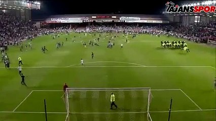 Yok artık sahaya atlı polis girdi!