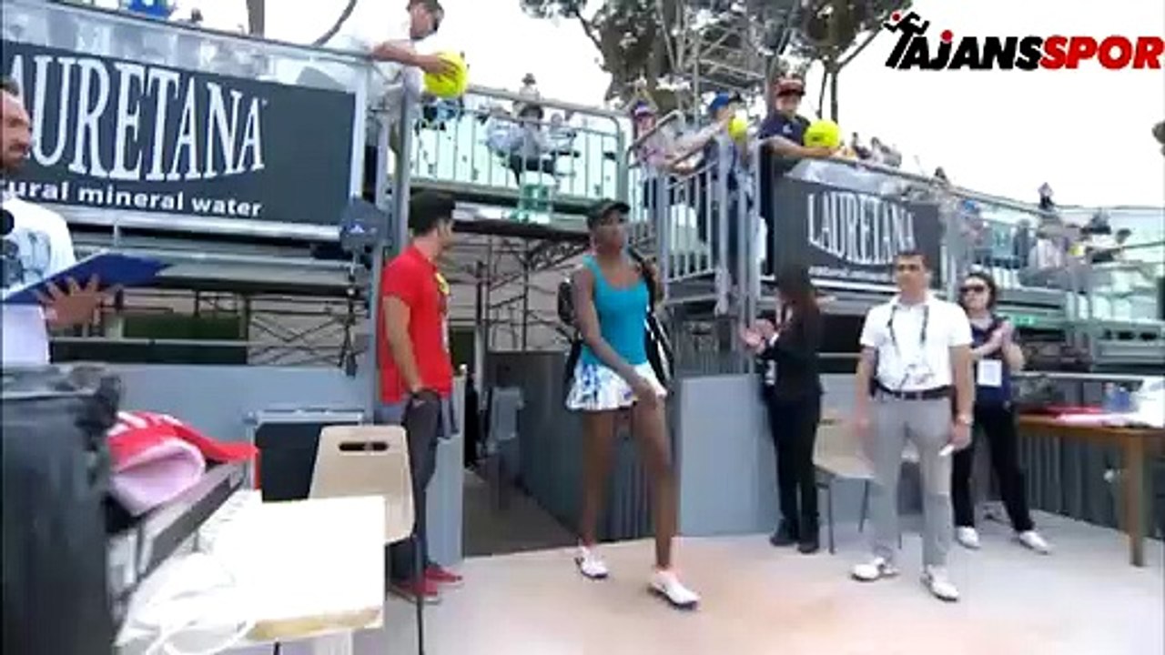 Venus Williams rahat turladı