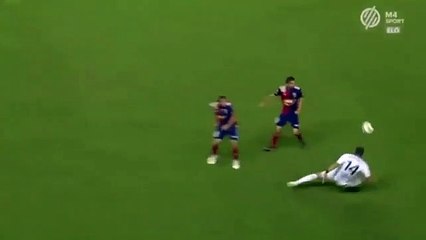 Dünya bu tekmeyi konuşuyor