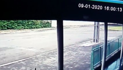 Veja: acidente em que jovem teve perna fraturada é flagrado por câmera