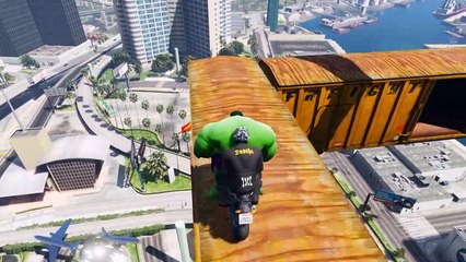 Desafio De Motos com Homem Aranha na Cidade