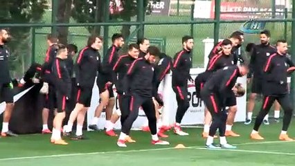 A milliler hazırlıklarını sürdürüyor