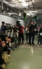 Copa Del Rey’de 3. turda Barcelona ile eşleşen Cultural Leonesa’nın kura çekimine reaksiyonu.