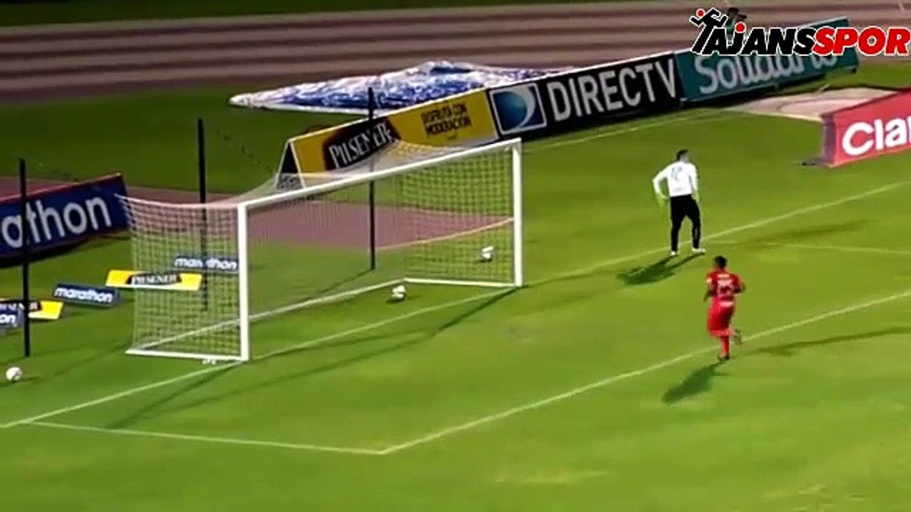 Genç yıldızdan harika serbest vuruş golü!