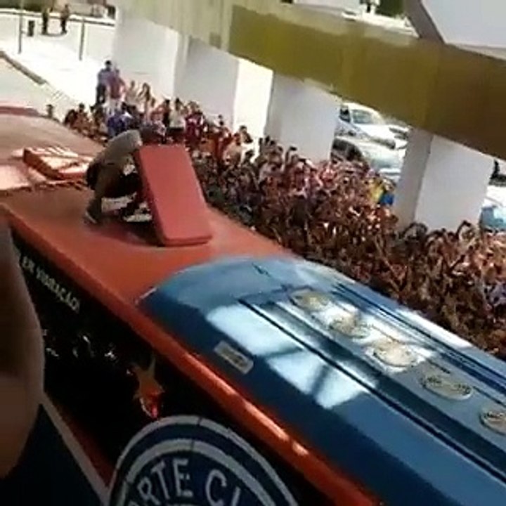 Fernandao, Bahia'da büyük coşkuyla karşılandı