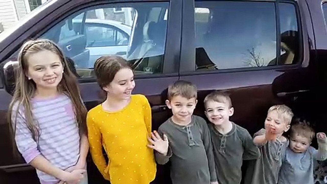 Car cleaning and car seat install with 6 kids and 1 on the way (2)