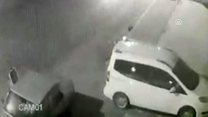 Babasına kendisini şikayet eden komşusunun aracını kundakladığı iddiası