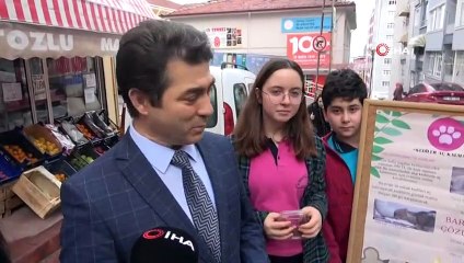 Sokak Sokak Dolaşıp Kedi Maması Dağıttılar