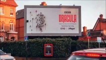 Ce panneau publicitaire pour la série Dracula risque de vous surprendre