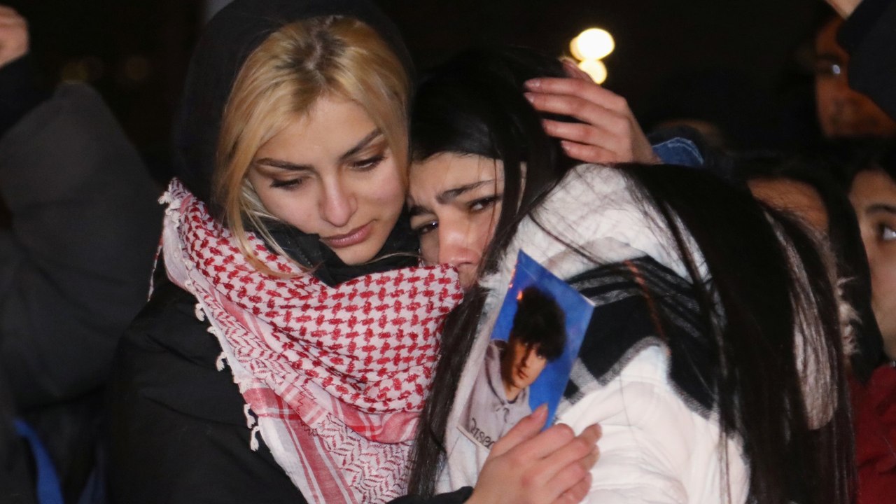 Iran plane crash: Canada mourns its dead from Ukraine flight PS752