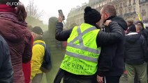 França vive dia de protesto antes do retomar das negociações