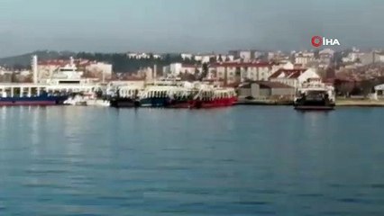 Çanakkale'de feribot ile balıkçı teknesi çarpıştı