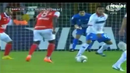 Mendez ceza sahası dışından şık bir gole imza attı!