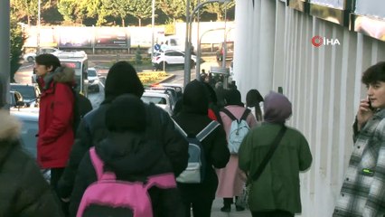 Başakşehir’de yangınının çıktığı okul tahliye edildi