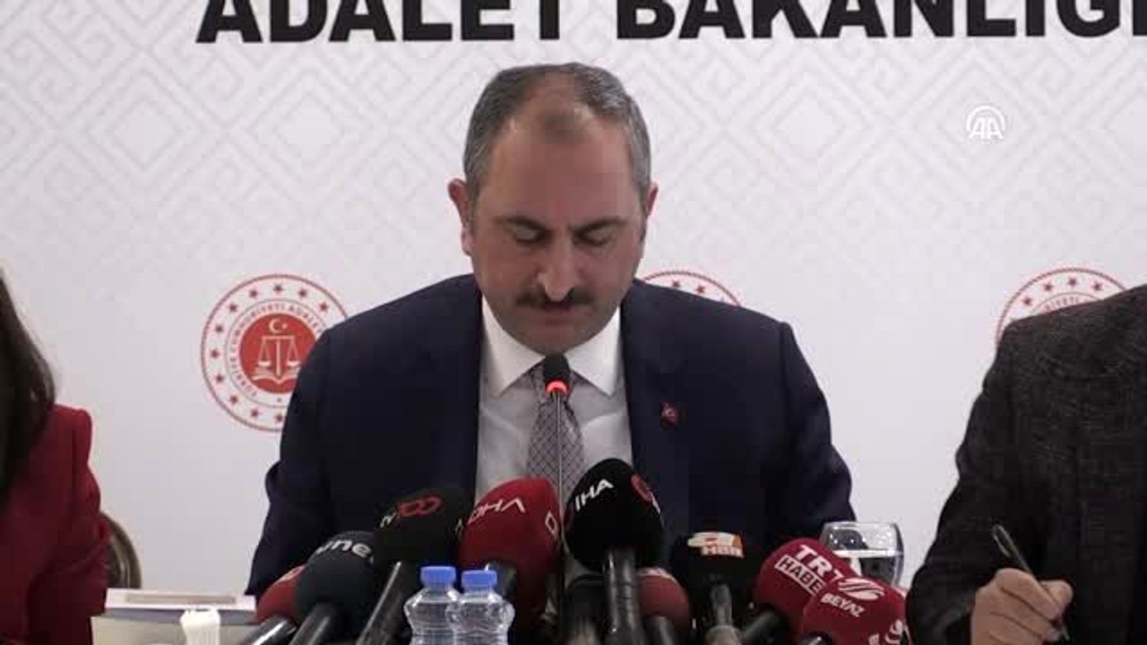 Adalet Bakanı Gül: "(Nöbetçi noterlik uygulaması) 9 ayda 598 bin 572 kişi hafta sonu noterde işlem...