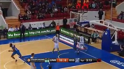 UNICS Kazan 85 - 62 Dinamo Sassari
