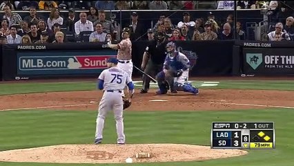 Top toplayıcı kızın inanılmaz refleksi!