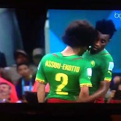 Ekotto takım arkadaşına kafa attı!