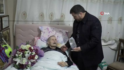 83 yaşındaki gazeteci geçirdiği ameliyat sonrası mesleğe döneceği günü bekliyor