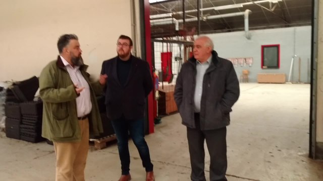 Mons.L' échevin Marc d'Avrillé visite les ateliers communaux avec son successeur Stéphane Bernard.Video Eric Ghislain