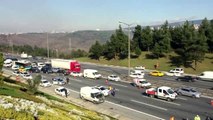 TEM Otoyolu Ümraniye mevkisinde trafik kazası: 2 ölü (2)
