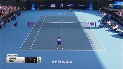 Tải video: Osaka battles past Bertens to reach Brisbane semi-final