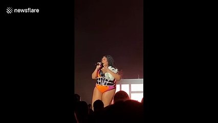 Lizzo gives emotional speech during show in Melbourne: "This isn’t just an Australia crisis, this is a global crisis"