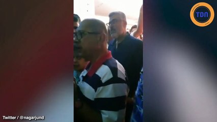 Furieux, des passagers d’un avion tentent de s’en prendre au pilote