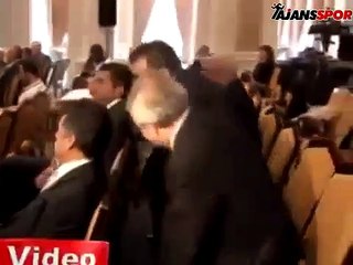 Aziz Yıldırım kapının azizliğine uğradı!