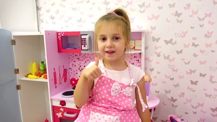 Nelly like mommy washing dishes in the sink toy