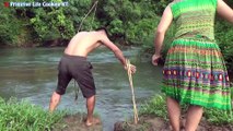 Primitive Technology: Wild Life Catch Big Fish by Bow - Survival Skills Unique Hand Fishing