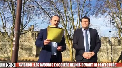 Avignon : les avocats en colère réunis devant la préfecture
