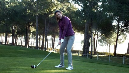 Golf turnuvasına katılan sporcuların yarışlarından görüntüler