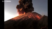 México: O vulcão Popocatepetl entrou em erupção