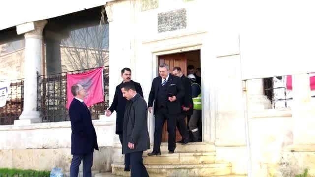 Bakan Kurum, restorasyonu TİKA tarafından yaptırılan Ethem Bey Camisi'ni ziyaret etti