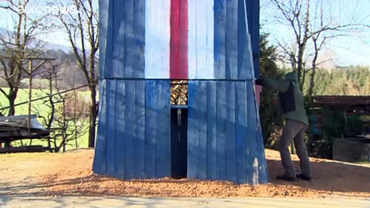 Holz-Trump abgebrannt